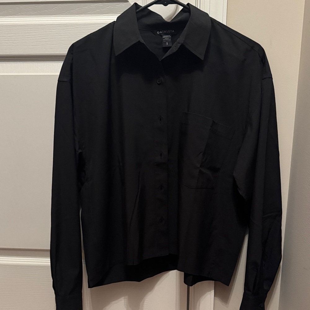 Athleta women’s cropped button down